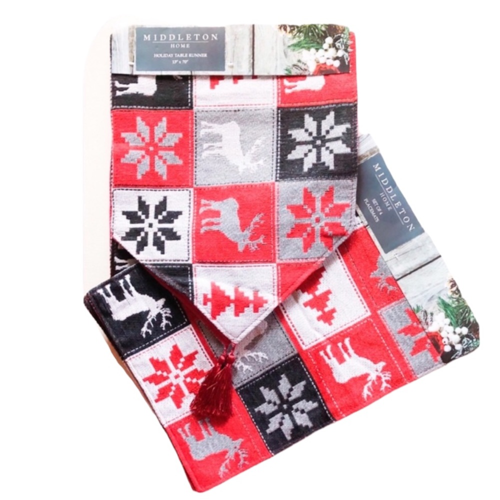 Middleton Home Holiday Table Set